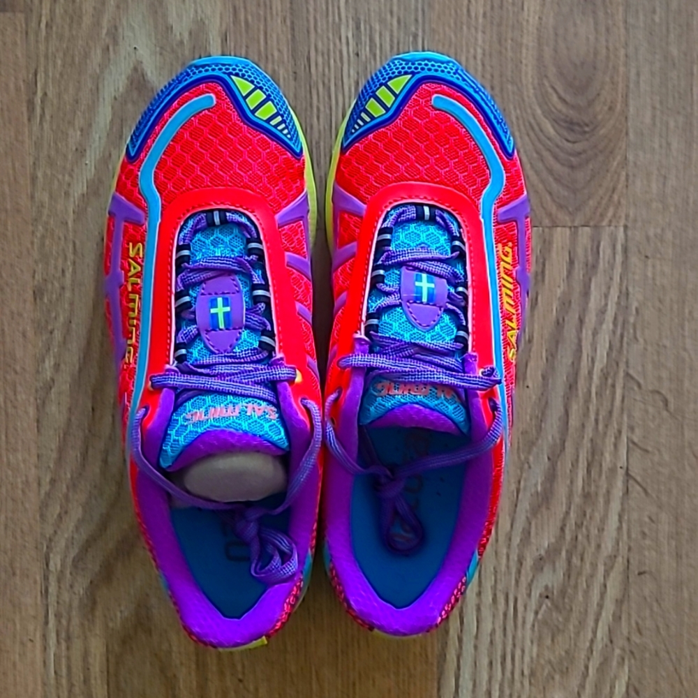 NEW Salming D5 Salming Distance 5 Women's running shoe size 7.5 Medium Width